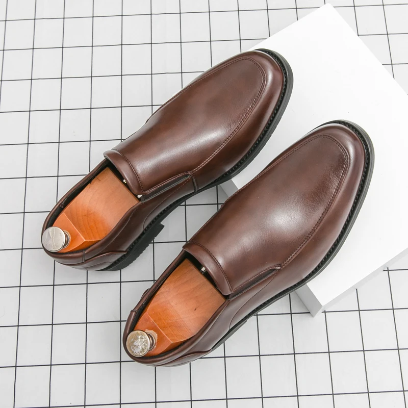 Retro Men Business Loafers Dark Brown Men One-foot Comfortable Breathable and Fashionable Leather Shoes Size 38-46 Men Shoes
Retro Men Business Loafers Dark Brown Men One-foot Comfortable Breathable and Fashionable Leather Shoes Size 38-46 Men Shoes