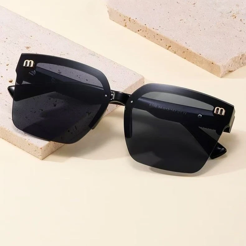 Retro Sunglasses Semi Full Frame Men's High-end Sunglasses Women's Korean New High-end Versatile Sunscreen Glasses
Retro Sunglasses Semi Full Frame Men's High-end Sunglasses Women's Korean New High-end Versatile Sunscreen Glasses