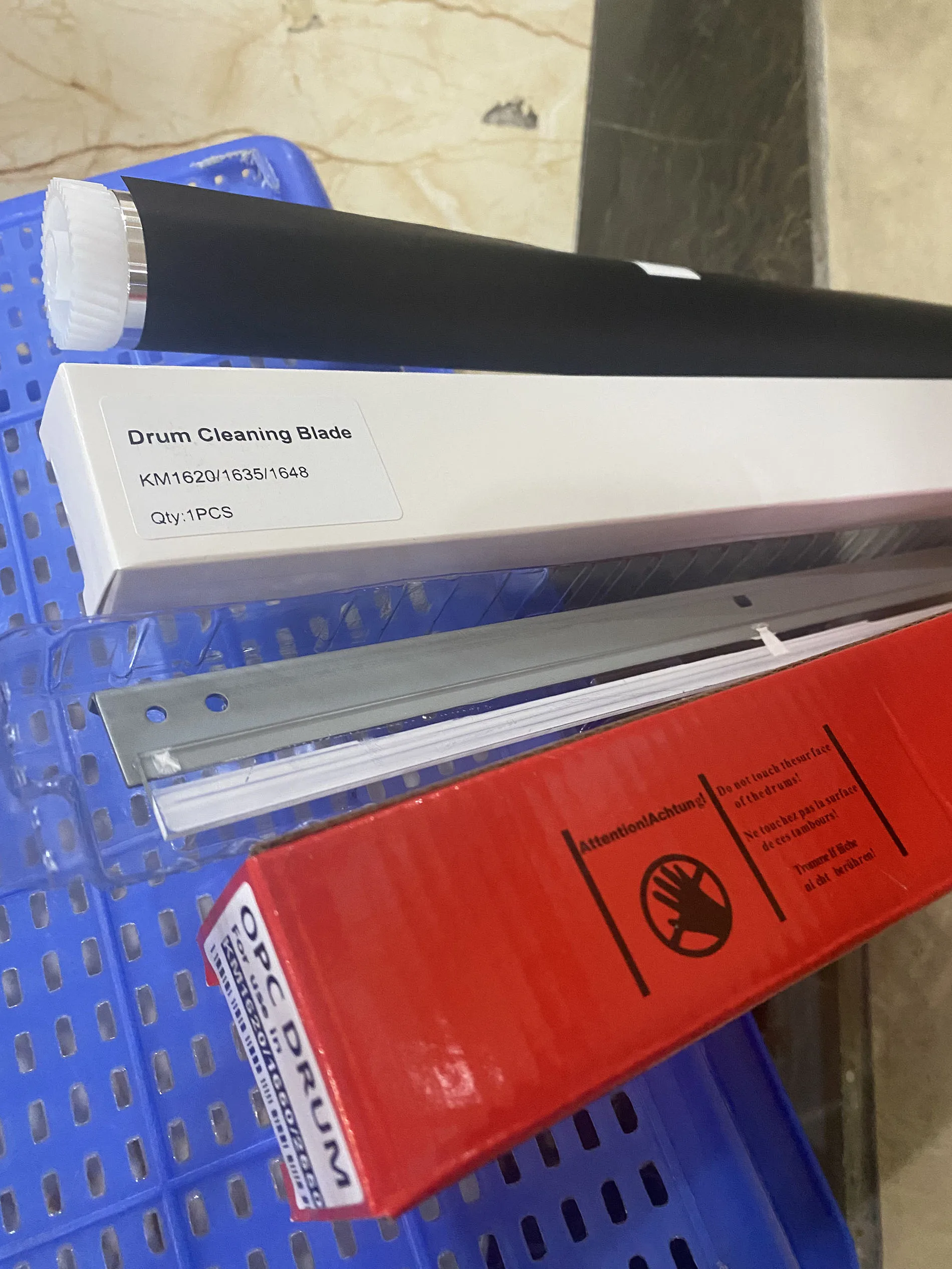 1set. Copier OPC Drum + Cleaning blade TK410 for Kyocera KM1620 1635 1650 2020 2035 2050 2550 1648 Cylinder Drum
1set. Copier OPC Drum + Cleaning blade TK410 for Kyocera KM1620 1635 1650 2020 2035 2050 2550 1648 Cylinder Drum