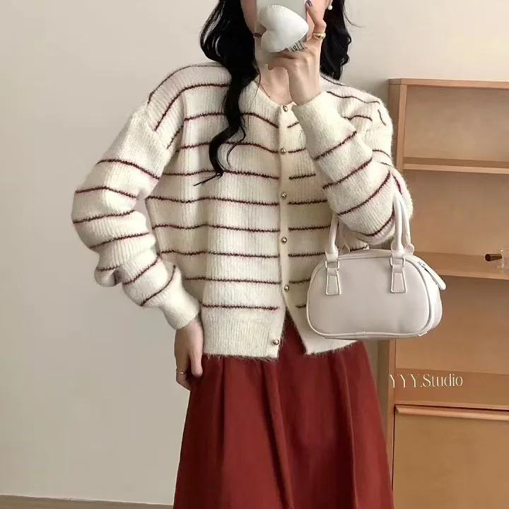 striped knitted sweater women single breasted cardigans long sleeve casual vintage jumpers winter korean sweet girls o-neck
striped knitted sweater women single breasted cardigans long sleeve casual vintage jumpers winter korean sweet girls o-neck