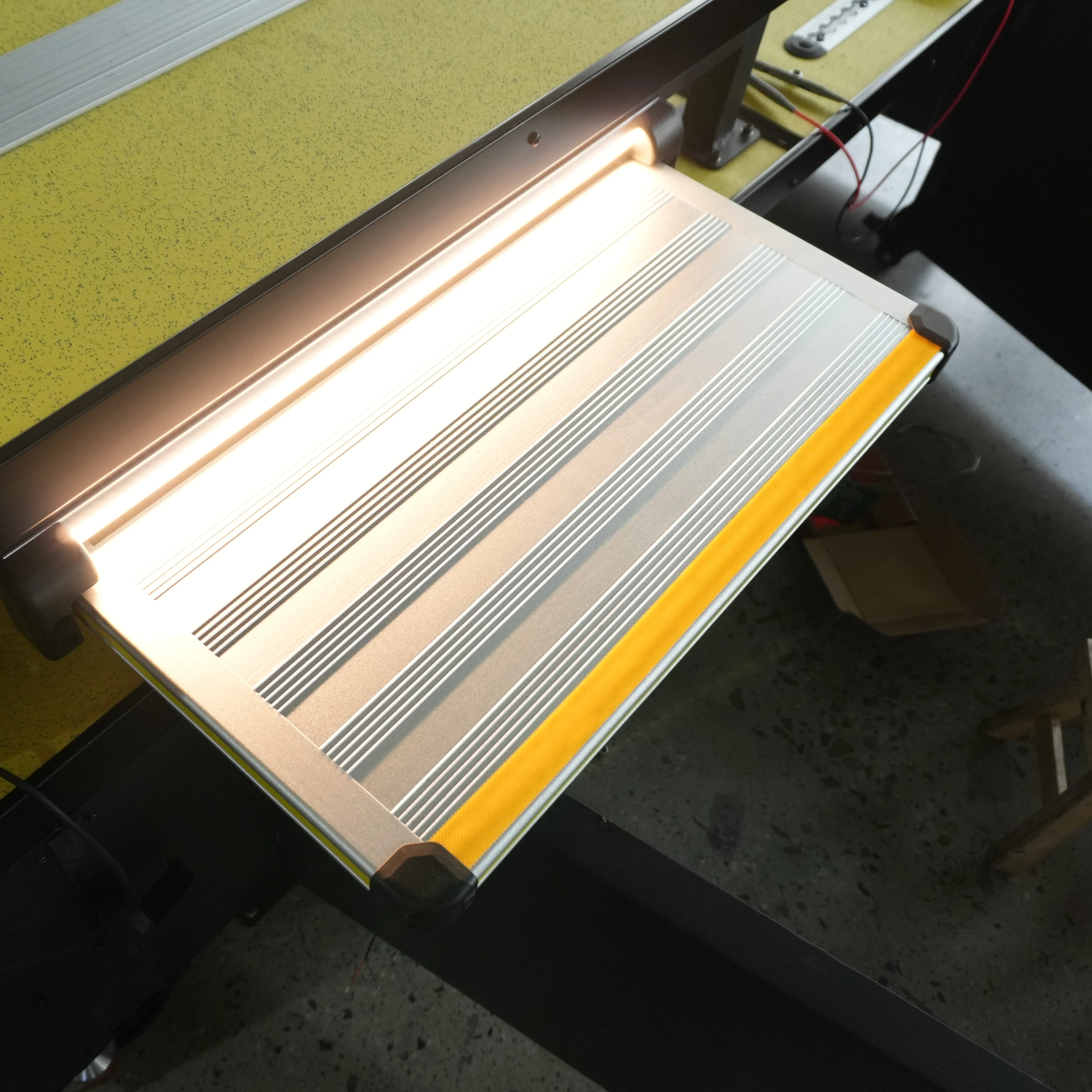 Universal Aluminum Flooring 600*300mm New Electric Foot Step Pedals Bus Car SEF Model Jiangsu Made Replacement
Universal Aluminum Flooring 600*300mm New Electric Foot Step Pedals Bus Car SEF Model Jiangsu Made Replacement