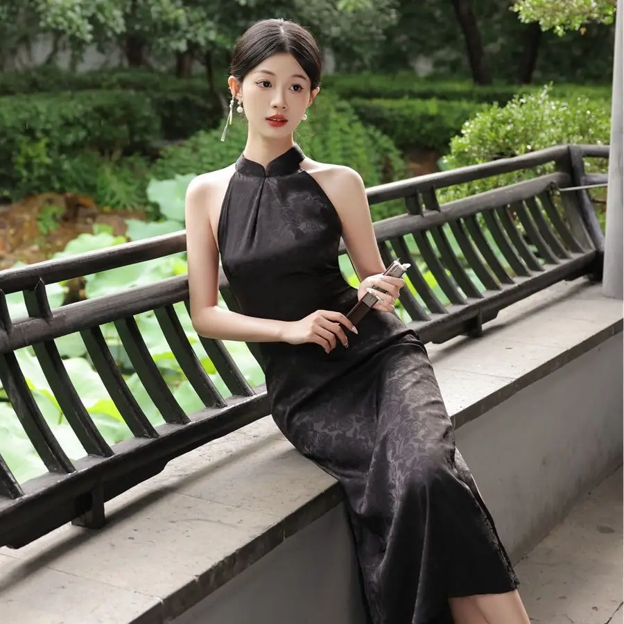 Fashion Elegant Hanging Neck Qipao Black Vintage Sexy Slim Cheongsam Evening Party Dresses Women Novelty Classic Chinese Dress
Fashion Elegant Hanging Neck Qipao Black Vintage Sexy Slim Cheongsam Evening Party Dresses Women Novelty Classic Chinese Dress