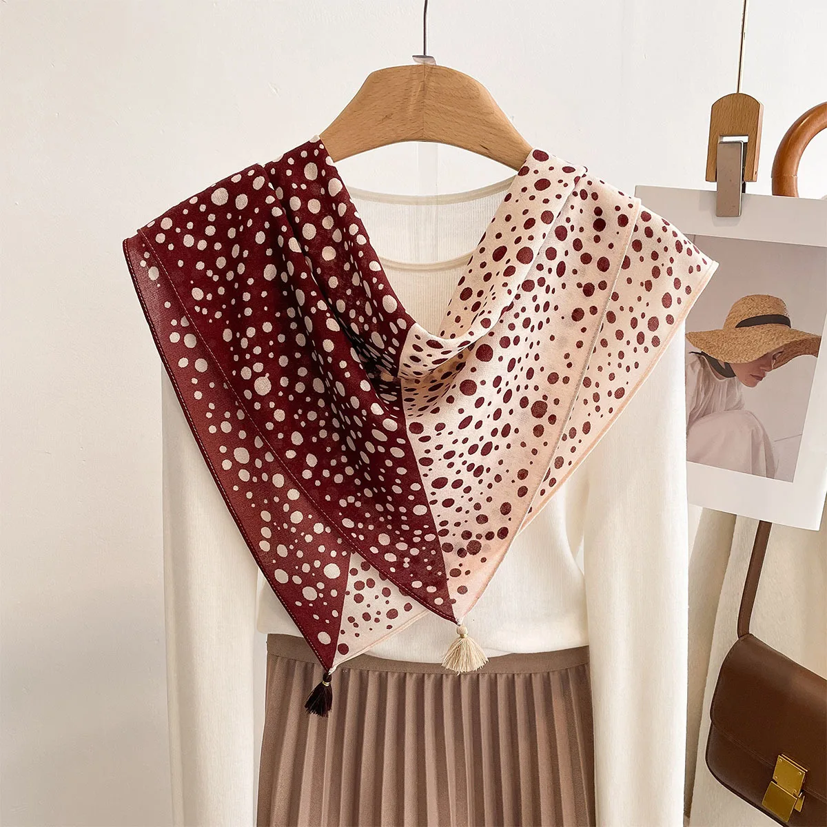 Silk Scarf Women 60x60cm Square Dot Print Head Neck Scarf Hijab Bandana Foulard Shawl Luxury Wrap Office Lady Hair Scarf Poncho
Silk Scarf Women 60x60cm Square Dot Print Head Neck Scarf Hijab Bandana Foulard Shawl Luxury Wrap Office Lady Hair Scarf Poncho