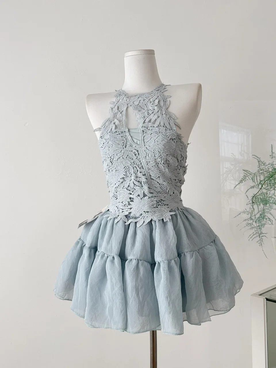 Элегантный комплект из кружевного топа и пышной юбки с высокой талией, весна 2026, женская повседневная одежда
Элегантный комплект из кружевного топа и пышной юбки с высокой талией, весна 2026, женская повседневная одежда