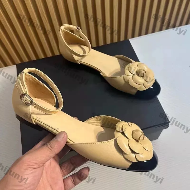 Concise Mary Jane Shoes 2026 Summer New Elegant Comfort Soft Sole Ankle Strap Women Sandals Lightweight Casual Shallow Flats
Concise Mary Jane Shoes 2026 Summer New Elegant Comfort Soft Sole Ankle Strap Women Sandals Lightweight Casual Shallow Flats