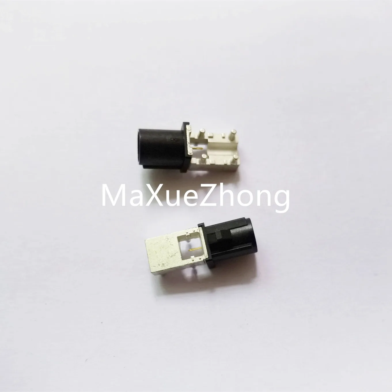 Original new 100% 59S2AQ-40MT5-A_1 car antenna radio frequency socket A Type black SMB male socket 50R connector 
Original new 100% 59S2AQ-40MT5-A_1 car antenna radio frequency socket A Type black SMB male socket 50R connector