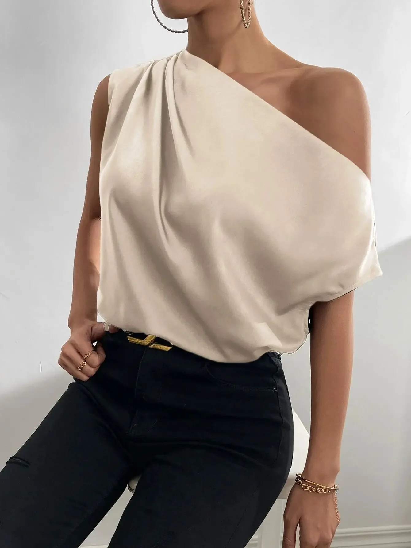 Women's Sexy Blouse Summer Fashion Versatile Slant Neck Fold Single Shoulder Asymmetric Tank Top Женские Рубашки Tee Shirt Femme
Women's Sexy Blouse Summer Fashion Versatile Slant Neck Fold Single Shoulder Asymmetric Tank Top Женские Рубашки Tee Shirt Femme