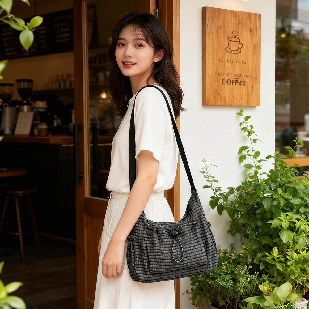 Comfortable Lightweight Shoulder Bag Korean Style Checkered Crossbody Bag with Adjustable Strap Women Casual Outings Bag
Comfortable Lightweight Shoulder Bag Korean Style Checkered Crossbody Bag with Adjustable Strap Women Casual Outings Bag