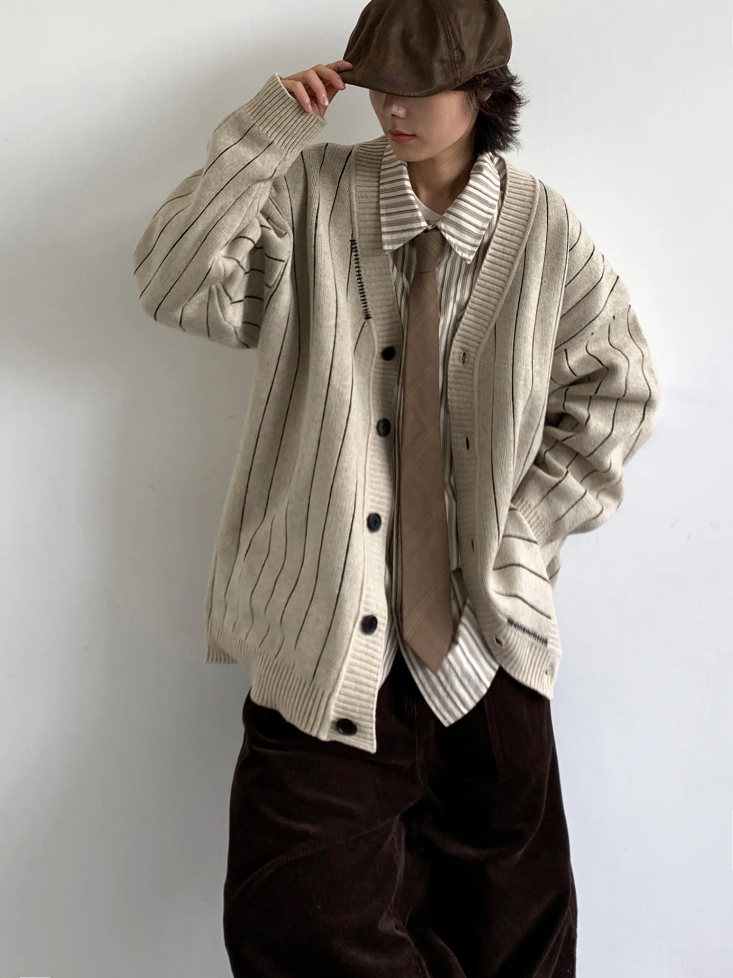 Retro Knitted Sweater Long Sve Striped College Sle ex Open Cardigan Top Coat for Men And Women in Autumn And Winter
Retro Knitted Sweater Long Sve Striped College Sle ex Open Cardigan Top Coat for Men And Women in Autumn And Winter