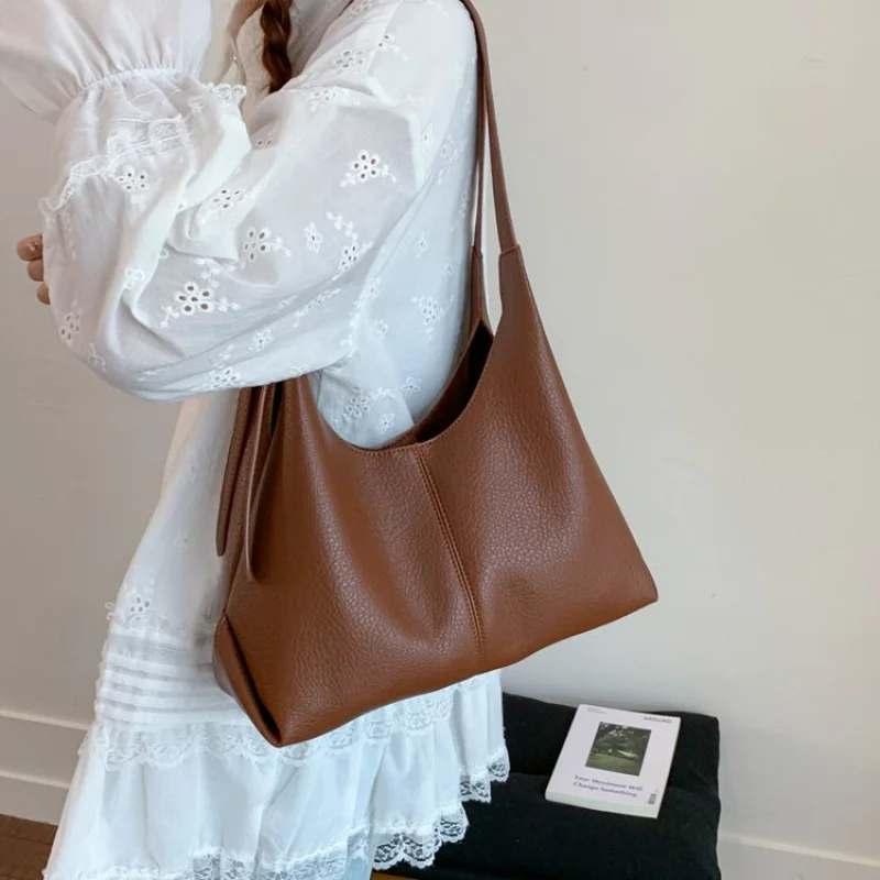 Women's Shoulder Bag Made Of Premium Leather Boasting Paris High-End Vintage Neat Spacious Soft Daily Look
Women's Shoulder Bag Made Of Premium Leather Boasting Paris High-End Vintage Neat Spacious Soft Daily Look