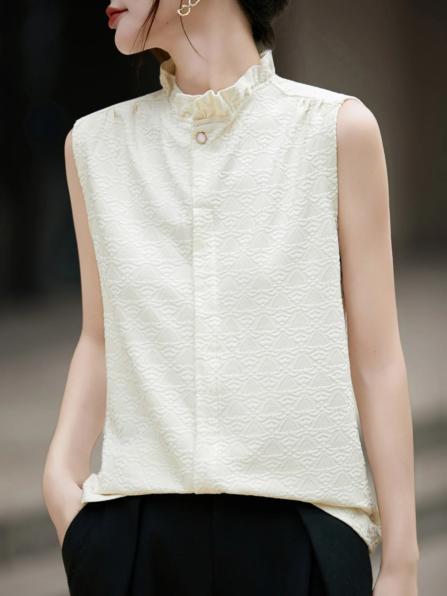 Elegant Sleeveless Earlet Collar Tank Top Women's 2025 New Innerwear Outerwear Embroidered Base Shirt Commute Style Straight Cut
Elegant Sleeveless Earlet Collar Tank Top Women's 2025 New Innerwear Outerwear Embroidered Base Shirt Commute Style Straight Cut