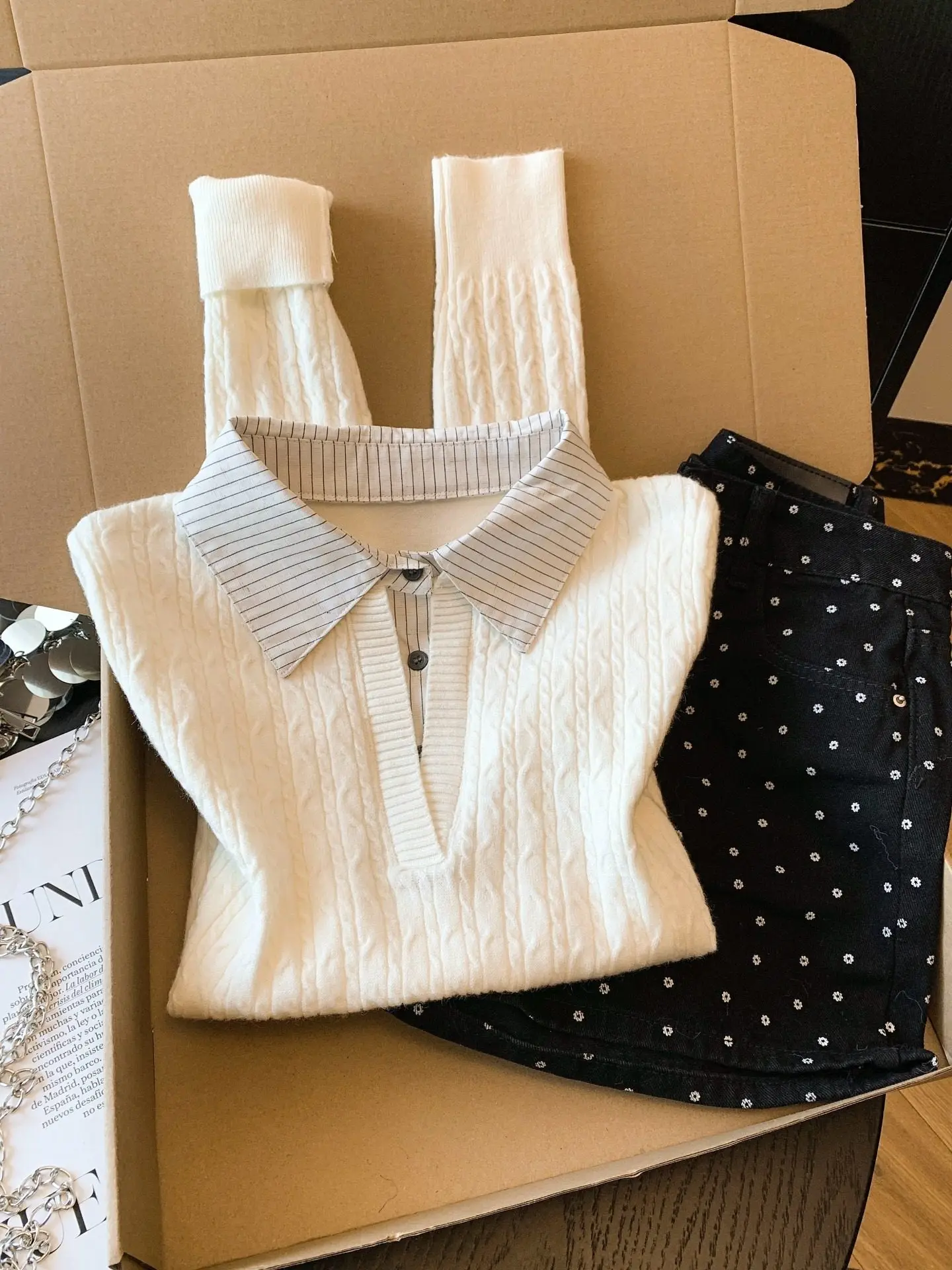 Preppy Sle Collar Knitted Sweater Women Early Spring 2026 New White Color Blo Lazy Faion Versatile Long Sve Swe...
Preppy Sle Collar Knitted Sweater Women Early Spring 2026 New White Color Blo Lazy Faion Versatile Long Sve Swe...