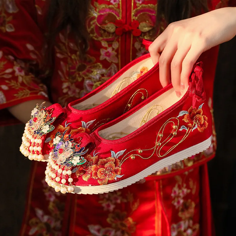 Antique Bridal Wedding Shoes Height Increasing Insole Ancient Chinese Costume Xiuhe Tassel Han Clothing shoes
Antique Bridal Wedding Shoes Height Increasing Insole Ancient Chinese Costume Xiuhe Tassel Han Clothing shoes