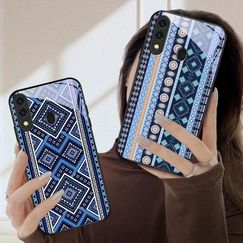 Geometric weaving pattern For Samsung Galaxy A20 A20s 21s A22 A23 A24 A25 A26 A42 A90 A50 A55 52s A56 A70 71 72 glass phone case
Geometric weaving pattern For Samsung Galaxy A20 A20s 21s A22 A23 A24 A25 A26 A42 A90 A50 A55 52s A56 A70 71 72 glass phone case