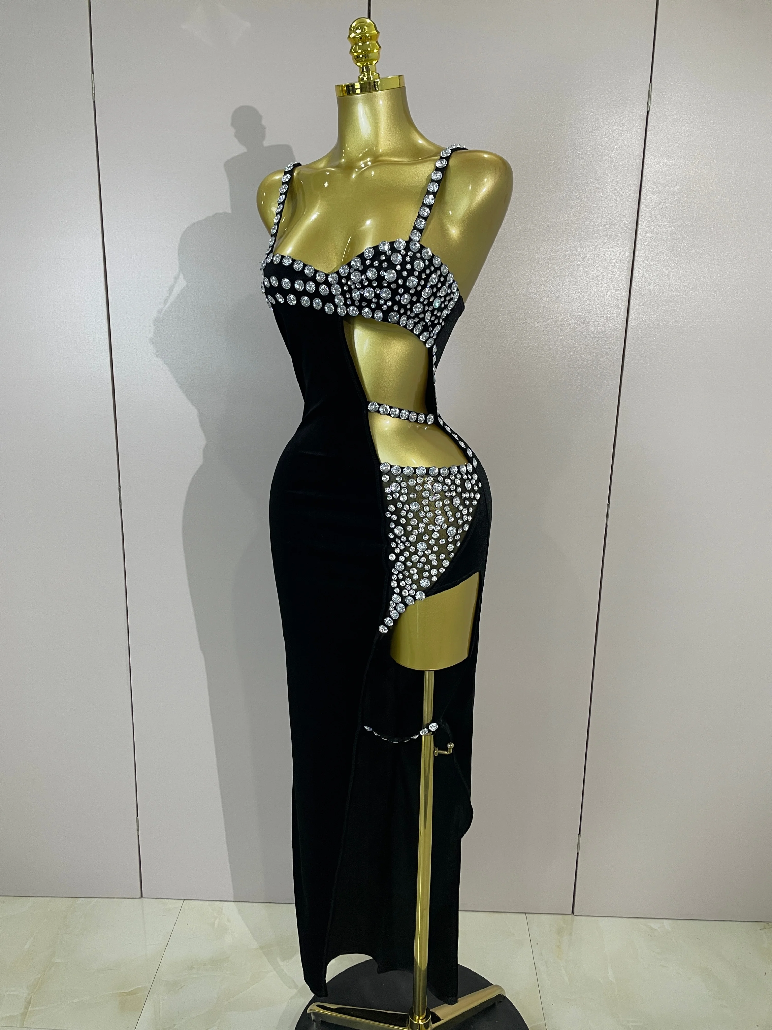 Sexy Sparkly Diamonds Side Slit Black Velvet Bodycon Long Dress Women Evening Party Nightclub Stage Costumes Photo Shoot Outfit
Sexy Sparkly Diamonds Side Slit Black Velvet Bodycon Long Dress Women Evening Party Nightclub Stage Costumes Photo Shoot Outfit