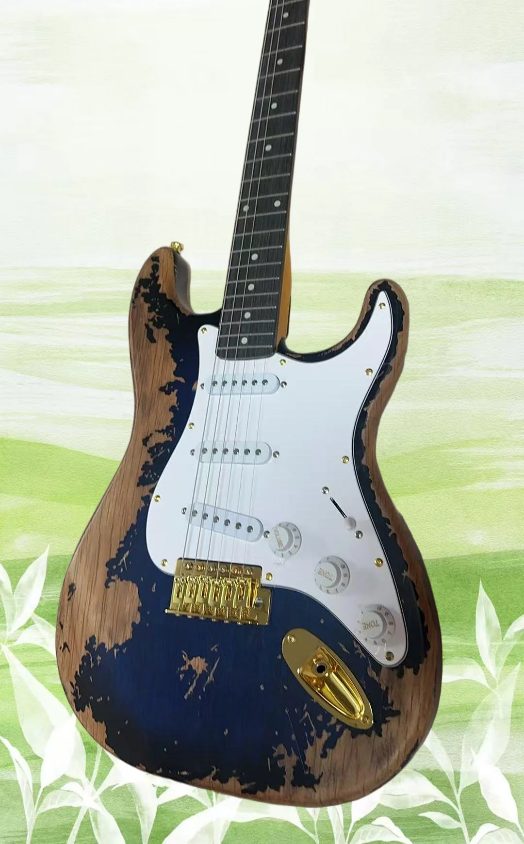 39 inches Retro Style Alder Body Rose Wood Fingerboard SSS Pickups White Pickguard Fixed Bridge
39 inches Retro Style Alder Body Rose Wood Fingerboard SSS Pickups White Pickguard Fixed Bridge