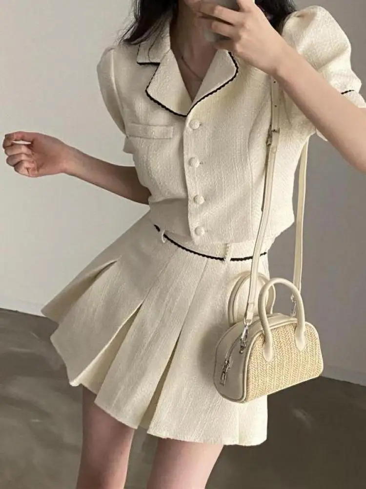 2025 Spring Women Skirt 2 Pieces Sets Outfit Fashion Turn-down Collar Short Jacket Coat Casual Mini Skirts Female Suit
2025 Spring Women Skirt 2 Pieces Sets Outfit Fashion Turn-down Collar Short Jacket Coat Casual Mini Skirts Female Suit