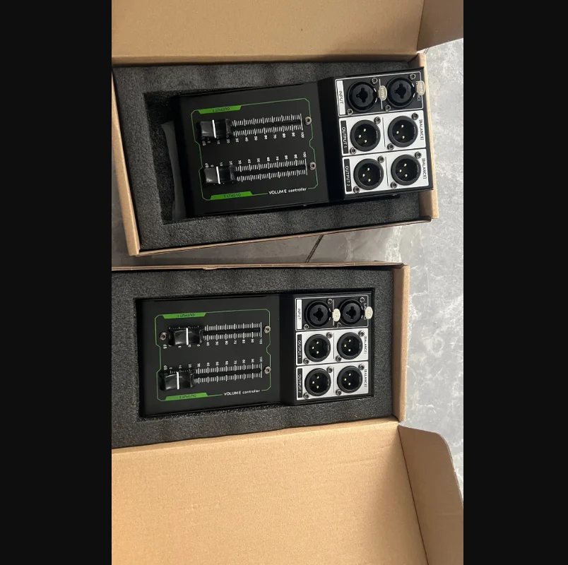 Passive Monitor Volume Controller XLR Input Output Passive Stereo Controller No Loss Volume Adjustment Controller Plug & Play
Passive Monitor Volume Controller XLR Input Output Passive Stereo Controller No Loss Volume Adjustment Controller Plug & Play