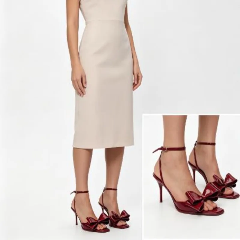 Elegant Red Bow Brand High Heeled Sandals Women Sexy Square Toe Ankle Buckle Slide Sandals Luxury Fashion Wedding Bridal Pumps
Elegant Red Bow Brand High Heeled Sandals Women Sexy Square Toe Ankle Buckle Slide Sandals Luxury Fashion Wedding Bridal Pumps