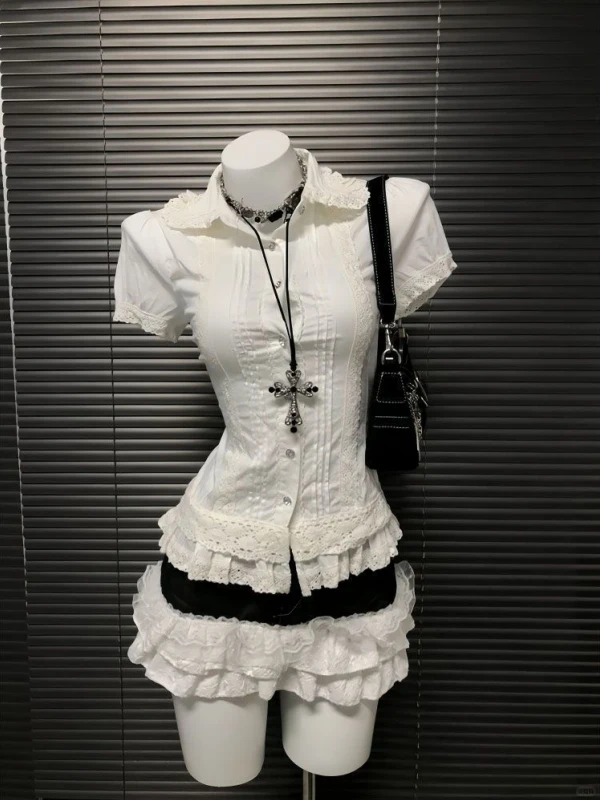Y2K Gothic Style Two-Piece Set Women's Spicy Lace Trim Shirt Top And High Waist Short Skirt Fashionable Summer Outfit
Y2K Gothic Style Two-Piece Set Women's Spicy Lace Trim Shirt Top And High Waist Short Skirt Fashionable Summer Outfit
