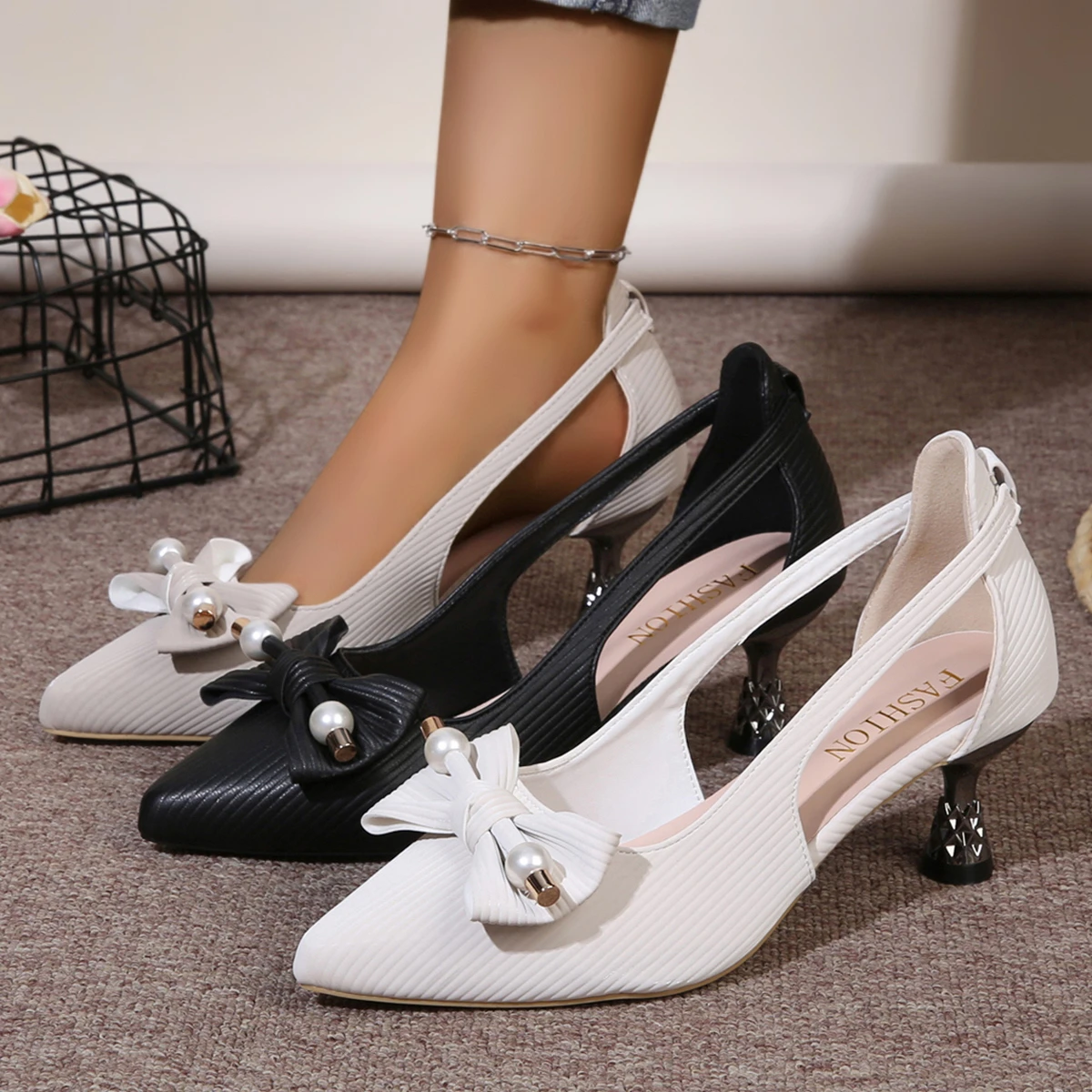 *New Summer Fashion Sexy Stiletto Bow Women's Sandals Elegant Banquet Pointed Toe Breathable Slingback High Heels Pumps
*New Summer Fashion Sexy Stiletto Bow Women's Sandals Elegant Banquet Pointed Toe Breathable Slingback High Heels Pumps