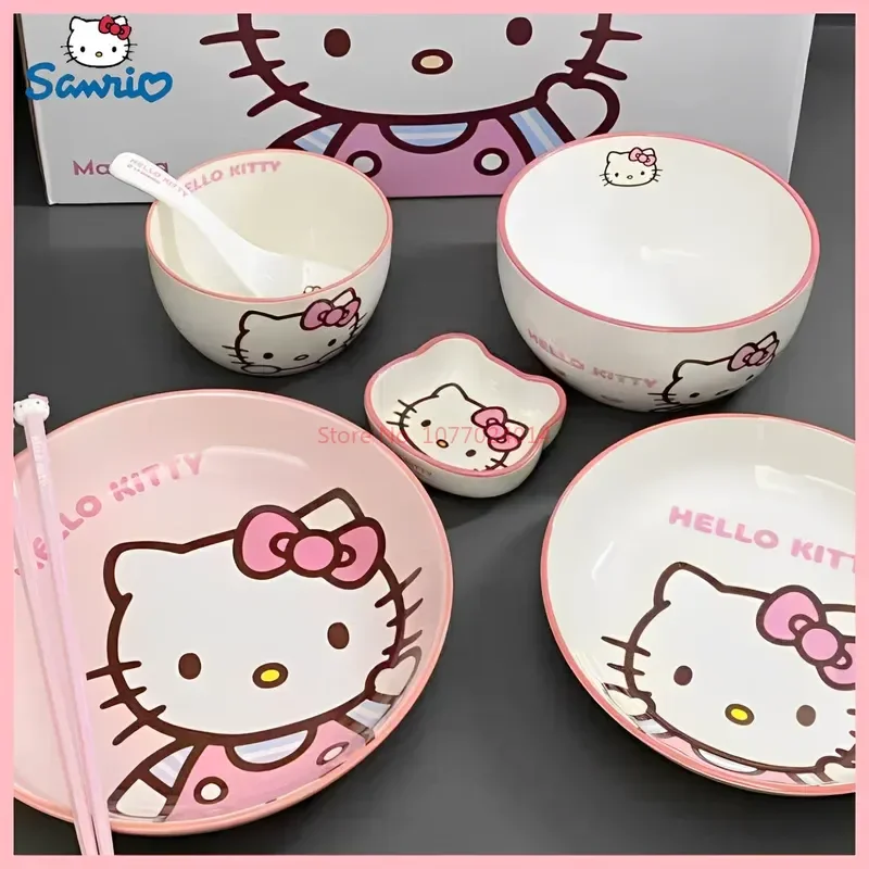 Sanrio посуда Cinnamoroll миска ложка тарелка мультфильм Kawaii керамическая посуда набор кухонной утвари для хранения еды бытовые подарки
Sanrio посуда Cinnamoroll миска ложка тарелка мультфильм Kawaii керамическая посуда набор кухонной утвари для хранения еды бытовые подарки