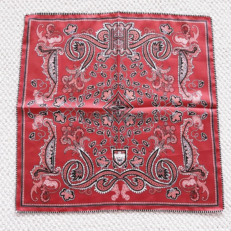 Women Silk Scarf 53cm Hand Rolled Edge Square Bandanas Shawls Neck Head Accessories Bag Decoration Gift
Women Silk Scarf 53cm Hand Rolled Edge Square Bandanas Shawls Neck Head Accessories Bag Decoration Gift