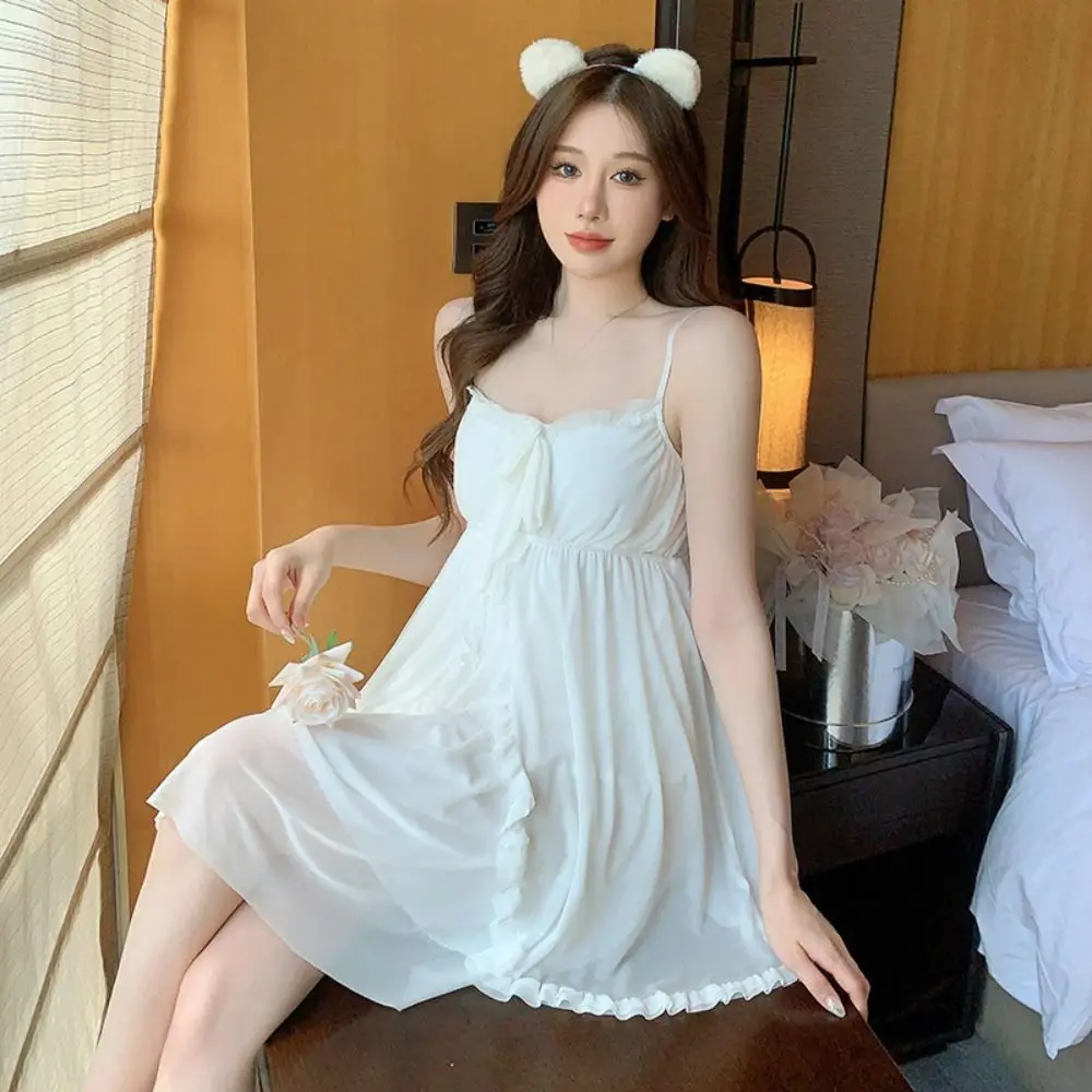 Комплект женской пижамы: кружевное платье-ночнушка с бантом, без рукавов, для дома, с рюшами, на бретельках
Комплект женской пижамы: кружевное платье-ночнушка с бантом, без рукавов, для дома, с рюшами, на бретельках