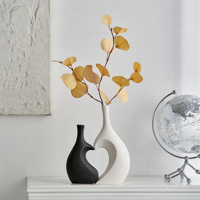 Set of 2 Ceramic Vase Minimalist Decoration Modern Heart Shaped Flower Vase for Bookshelf Office Home Living Room Table Decor
Set of 2 Ceramic Vase Minimalist Decoration Modern Heart Shaped Flower Vase for Bookshelf Office Home Living Room Table Decor