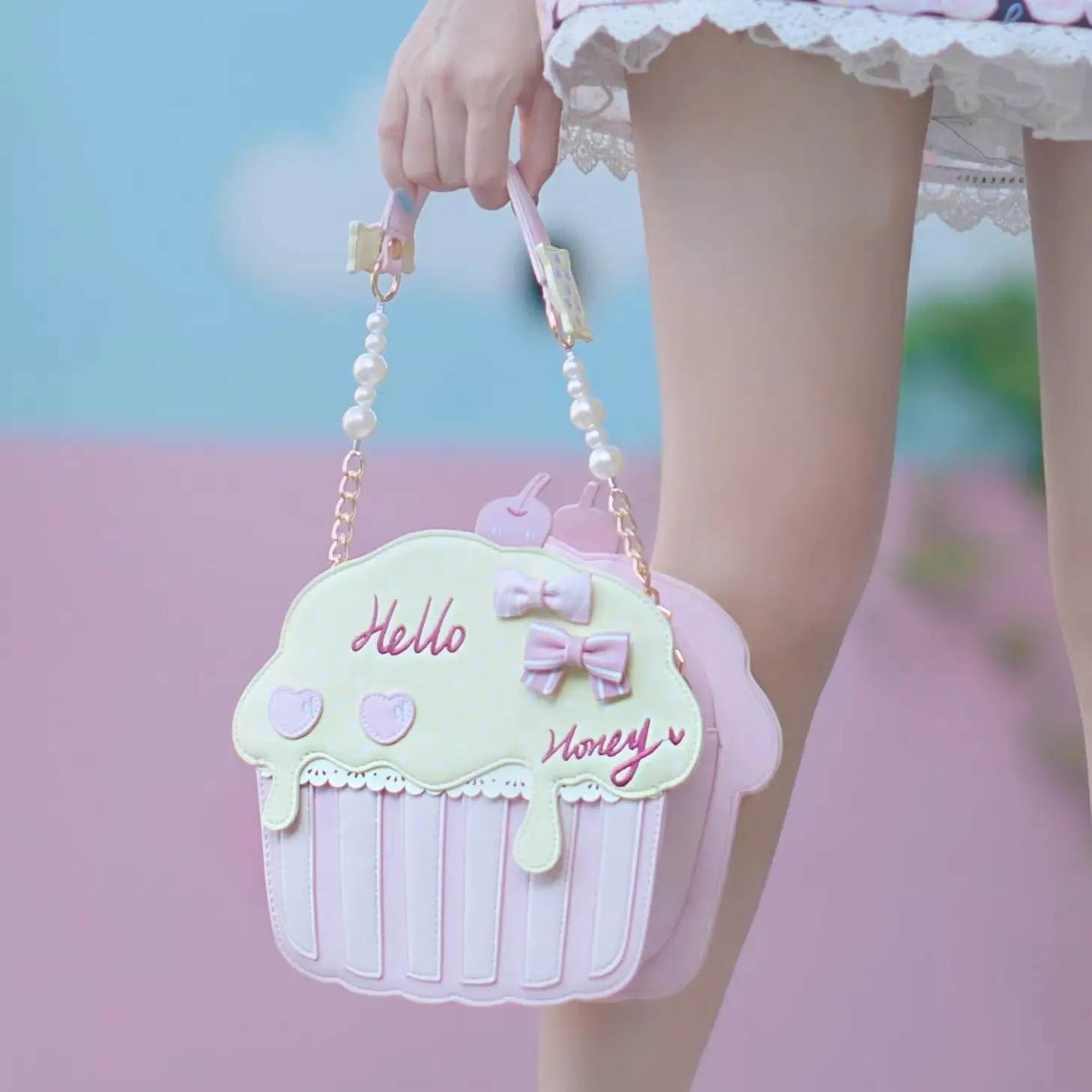 Milk Tea Bear Original Summer Lolita Girl Sweetheart Cross Bag Cute Girl Sweet Cake Bag Lolita Handheld Shoulder Bag
Milk Tea Bear Original Summer Lolita Girl Sweetheart Cross Bag Cute Girl Sweet Cake Bag Lolita Handheld Shoulder Bag