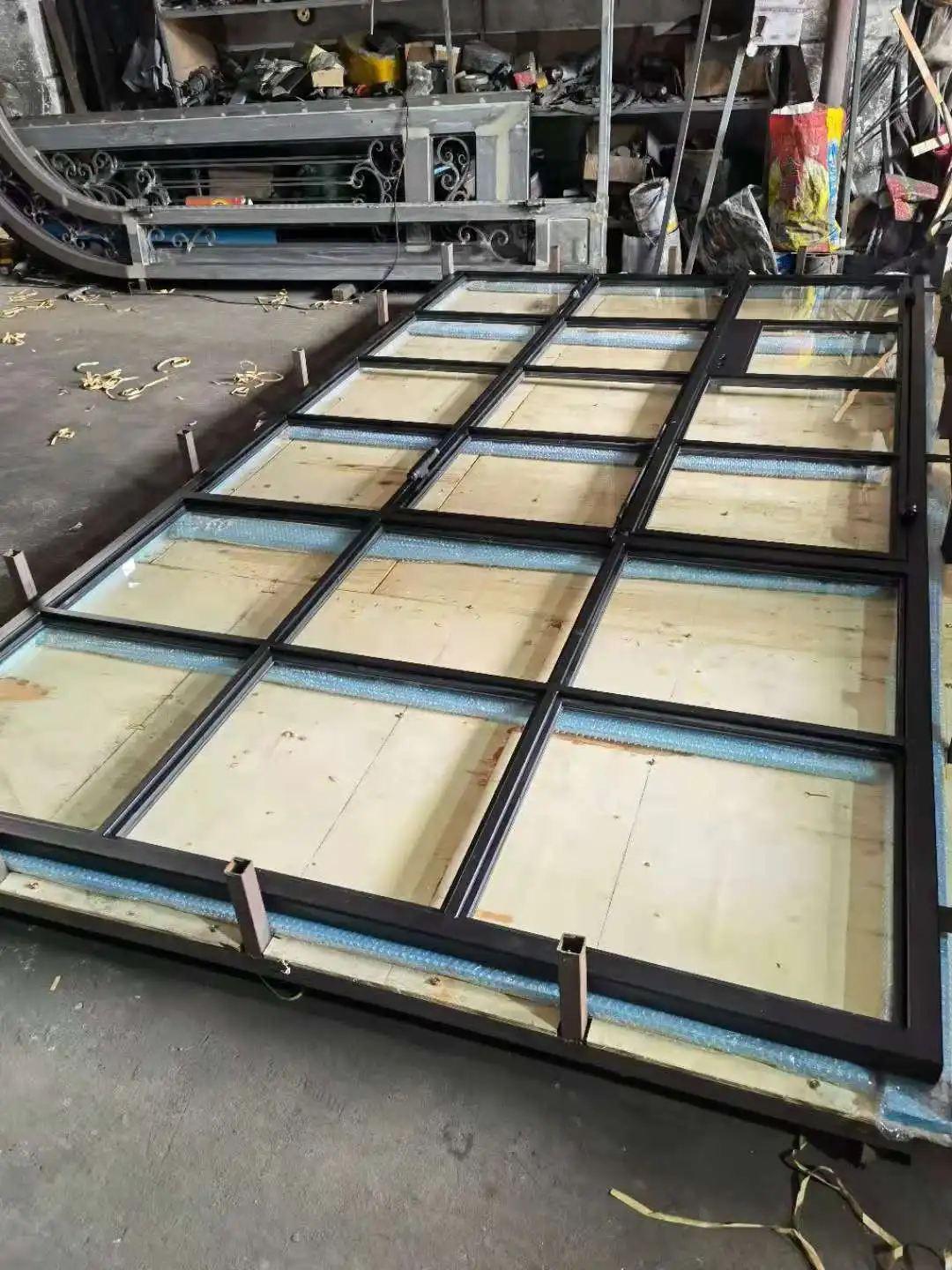 Hench Commercial French Style Black Steel Casement Windows with Swing Open Arch Door Interior Steel for Villas
Hench Commercial French Style Black Steel Casement Windows with Swing Open Arch Door Interior Steel for Villas