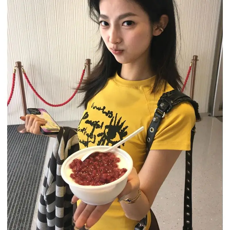 Gagarich American Spicy Girl Dopamine желтая футболка с короткими рукавами и короткими рукавами, женская летняя футболка 2025, новый облегающий топ для похудения
Gagarich American Spicy Girl Dopamine желтая футболка с короткими рукавами и короткими рукавами, женская летняя футболка 2025, новый облегающий топ для похудения