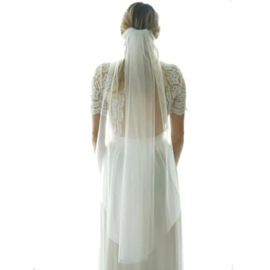 1 Tier Bride Wedding Veil Fingertip Bridal Tulle Veil with Comb and Cut Edge
1 Tier Bride Wedding Veil Fingertip Bridal Tulle Veil with Comb and Cut Edge