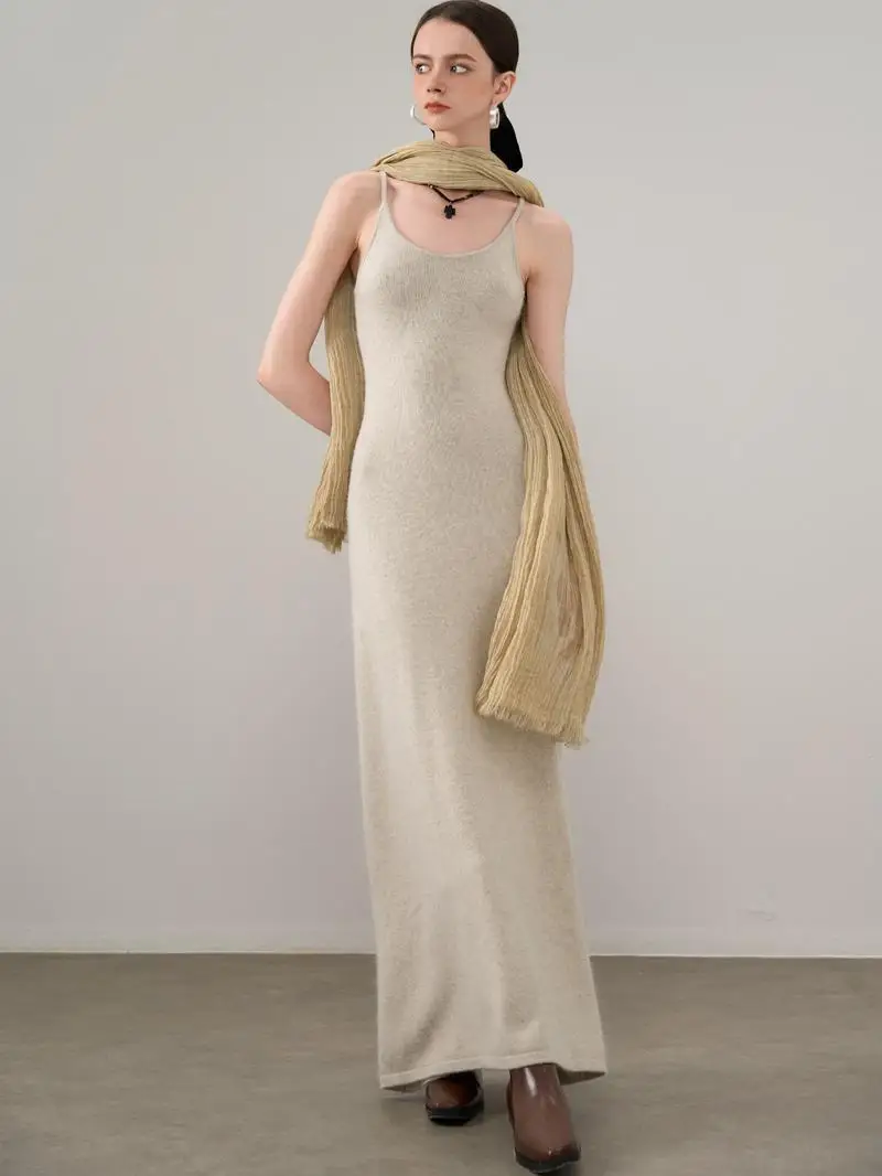 Вязаное макси-платье Niniliuiu в стиле Old Money, длинное, до пола, с круглым вырезом, однотонное, осенне-зимнее, простое и элегантное.
Вязаное макси-платье Niniliuiu в стиле Old Money, длинное, до пола, с круглым вырезом, однотонное, осенне-зимнее, простое и элегантное.