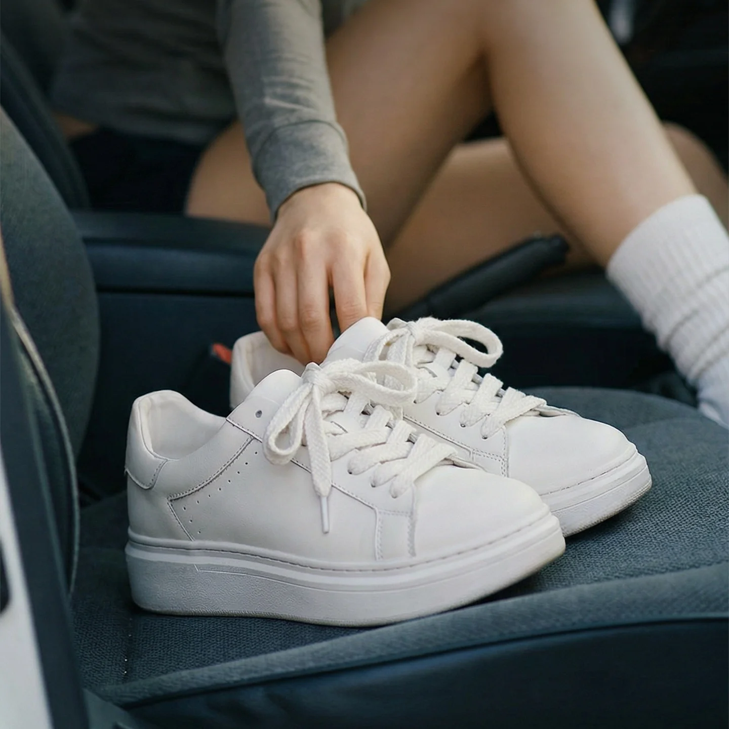 Maden Women's Classic White Low Top Sneakers Retro Thick Sole Round Toe Comfort Light Casual Daily Skate Shoes Versatile Sports
Maden Women's Classic White Low Top Sneakers Retro Thick Sole Round Toe Comfort Light Casual Daily Skate Shoes Versatile Sports