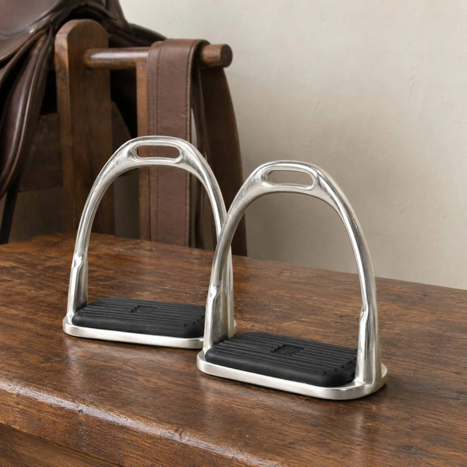 Children's Stirrups Rounded Arch Shape Anti-Slip Stirrups Stainless Steel Stirrup Extended Opening Non-Slip Stirrup Secure Grip
Children's Stirrups Rounded Arch Shape Anti-Slip Stirrups Stainless Steel Stirrup Extended Opening Non-Slip Stirrup Secure Grip