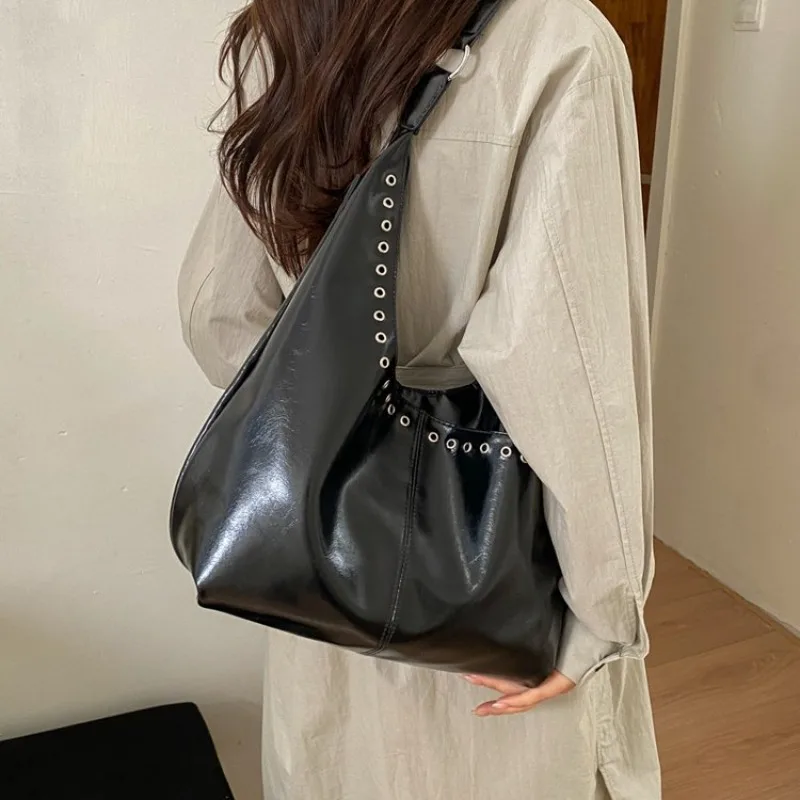 Multi-color Soft Faux Leather Shoulder Bag with Adjustable Strap, Casual Style for Work Office Daily Commuting Shopping Travel
Multi-color Soft Faux Leather Shoulder Bag with Adjustable Strap, Casual Style for Work Office Daily Commuting Shopping Travel