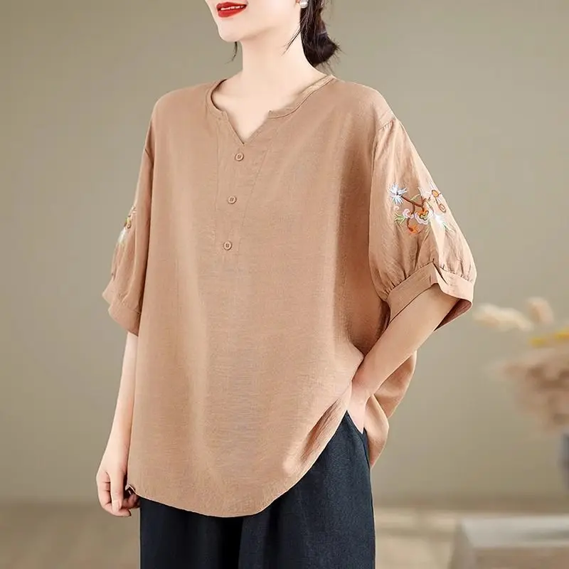 Retro Ethnic Style Embroidered Cotton And Linen Shirt Women's 2026 Summer Thin Middle-Aged Mother Shirt Temperament Linen Top
Retro Ethnic Style Embroidered Cotton And Linen Shirt Women's 2026 Summer Thin Middle-Aged Mother Shirt Temperament Linen Top