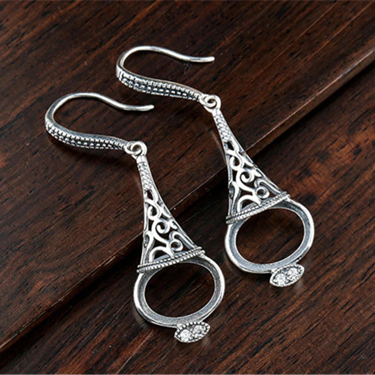 Earring Settings (10x13mm Oval Blank) 925 Silver Earring Blank Earring Component for Oval Cabochons E219B
Earring Settings (10x13mm Oval Blank) 925 Silver Earring Blank Earring Component for Oval Cabochons E219B