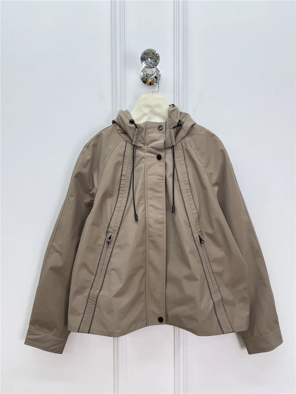 2026 Early Spring New Women's Chain Hooded Thin Cardigan Jacket
2026 Early Spring New Women's Chain Hooded Thin Cardigan Jacket