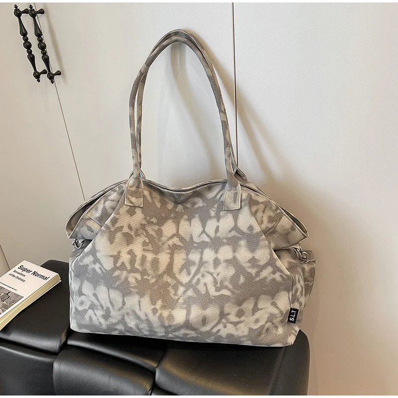 Canvas Tote Bag Korean Casual Simple Large Capacity Handbag Outdoor Travel Fashion Print Yoga Bag Zipper Shoulder Messenger Bag
Canvas Tote Bag Korean Casual Simple Large Capacity Handbag Outdoor Travel Fashion Print Yoga Bag Zipper Shoulder Messenger Bag