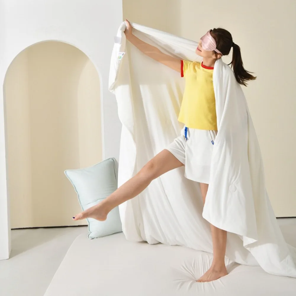 Double Side Air Condition Comforter Solid Color Cooling Fabric Summer Thin Quilt Large Size Quilting Summer Cooling Quilt
Double Side Air Condition Comforter Solid Color Cooling Fabric Summer Thin Quilt Large Size Quilting Summer Cooling Quilt