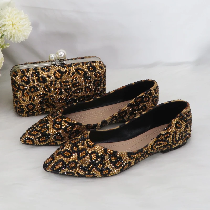 New Arrival Leopard crystal wedding Bridal shoes with matching bags woman fashion pointed Toe Women party dress shoes Flat shoes
New Arrival Leopard crystal wedding Bridal shoes with matching bags woman fashion pointed Toe Women party dress shoes Flat shoes