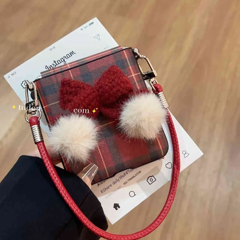 New Year Christmas red grid case for Oppo findn3/n2flip/Xiaomi Mix Flip/Samsung Zflip6/5/4/Pocket 2 Case 3d plush butterfly
New Year Christmas red grid case for Oppo findn3/n2flip/Xiaomi Mix Flip/Samsung Zflip6/5/4/Pocket 2 Case 3d plush butterfly