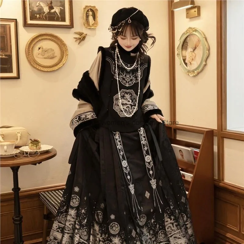 Новый женский комплект ханьфу в стиле династии Мин с юбкой «Лошадиная голова» с перламутром, зимний повседневный, в стиле «Тысяча золотых», для офиса
Новый женский комплект ханьфу в стиле династии Мин с юбкой «Лошадиная голова» с перламутром, зимний повседневный, в стиле «Тысяча золотых», для офиса