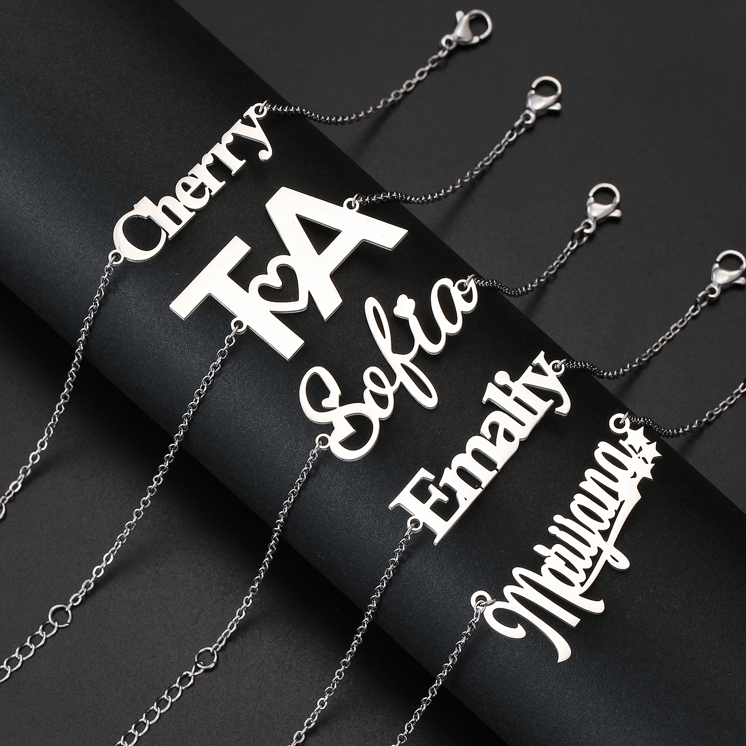 1pcCustom Letter Valentine's Day Couple Gift Necklace Stainless Steel JewelryCustom Name Plates Pendant Necklace For Women
1pcCustom Letter Valentine's Day Couple Gift Necklace Stainless Steel JewelryCustom Name Plates Pendant Necklace For Women
