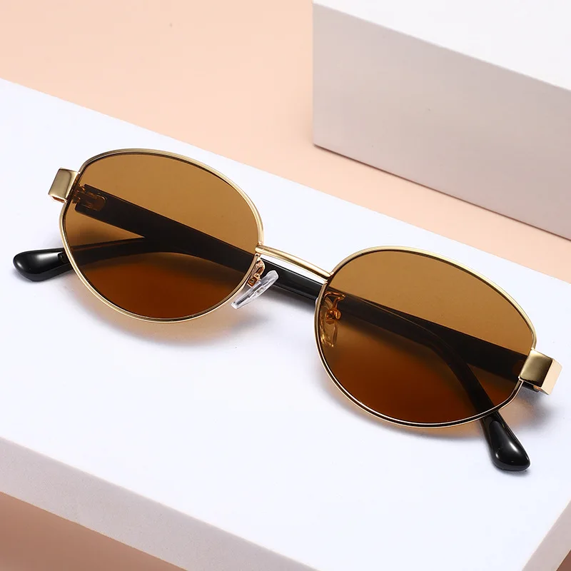 2025 New Classic Fashion Men Women Sunglasses Retro Oval Frame Sunglasses Outdoor Driving Travel Beach Party Sunglasses
2025 New Classic Fashion Men Women Sunglasses Retro Oval Frame Sunglasses Outdoor Driving Travel Beach Party Sunglasses