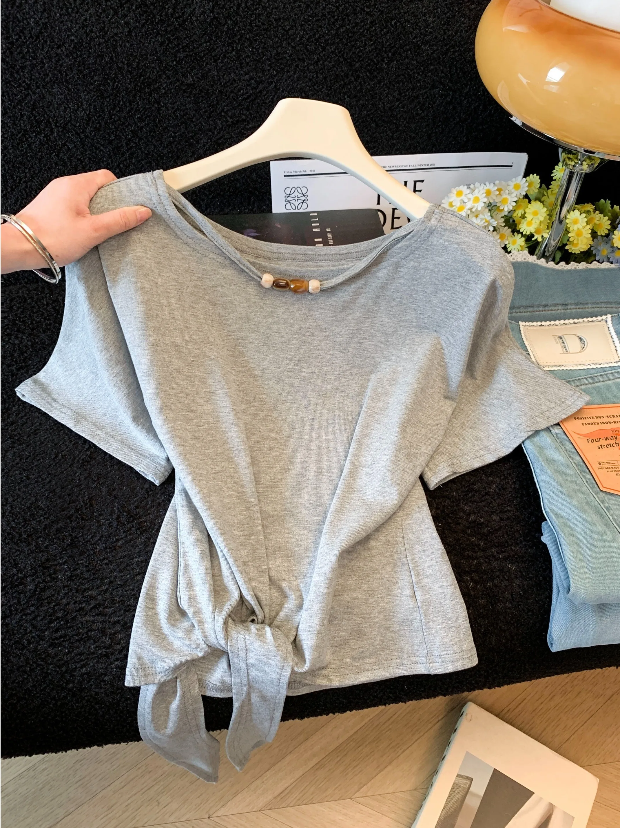 Gray Beaded round Neck Short Sleeve T-Shirt Korean Style Slimming Top Waist-Cinching Trendy Women's Summer Shirt Commute Wind
Gray Beaded round Neck Short Sleeve T-Shirt Korean Style Slimming Top Waist-Cinching Trendy Women's Summer Shirt Commute Wind