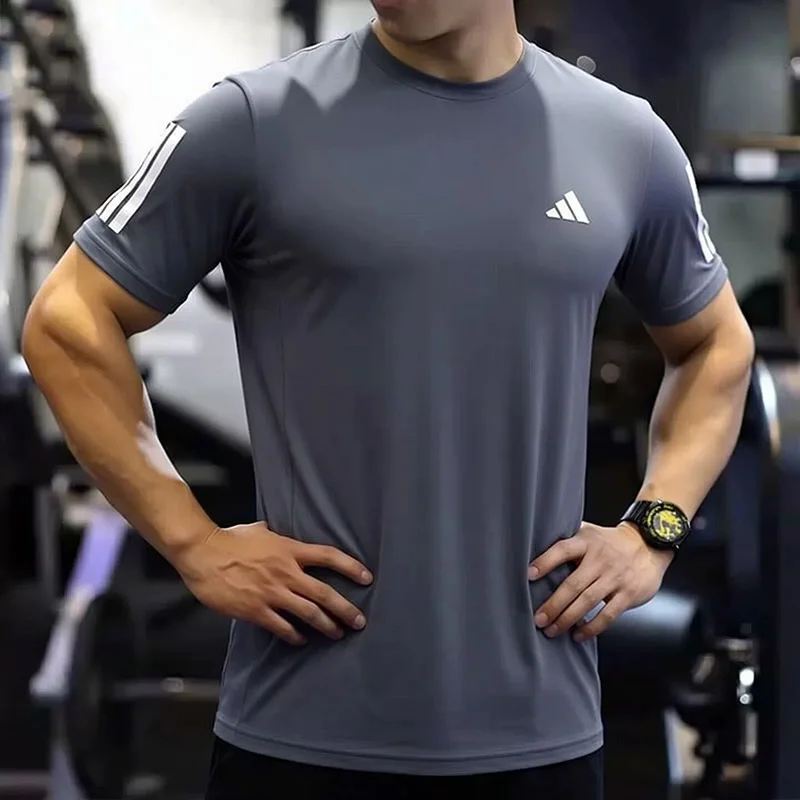 Adidas short-sleeved men's clothing 2026 new model running and fitness sports half-sleeve men's quick-drying T-shirt KU8731
Adidas short-sleeved men's clothing 2026 new model running and fitness sports half-sleeve men's quick-drying T-shirt KU8731