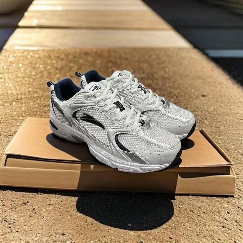 Versatile and popular casual sports shoes, fashionable and comfortable soft soled running shoes
Versatile and popular casual sports shoes, fashionable and comfortable soft soled running shoes